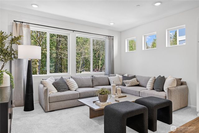 34196 Emerald Ridge Avenue SE, Black Diamond, WA 98010