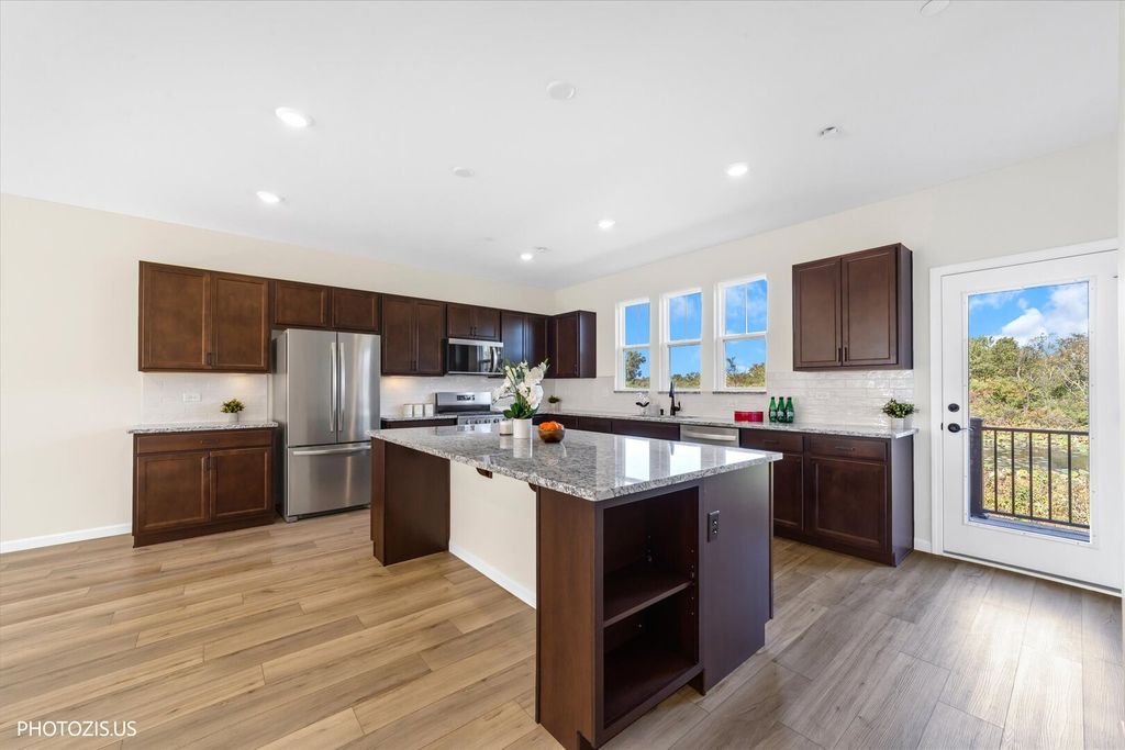 212 Mountain Interval Road 06325, Schaumburg, IL 60193 — photo 3