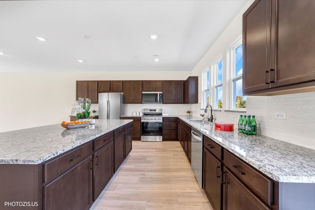 212 Mountain Interval Road 06325, Schaumburg, IL 60193 — photo 4