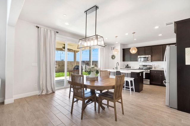 2752 Pontiac Avenue, Clovis, CA 93611