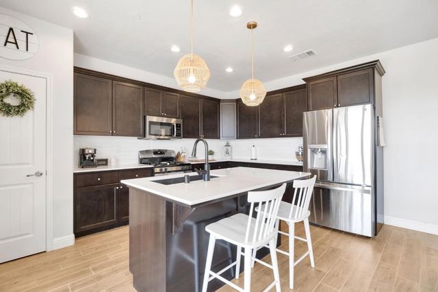 2752 Pontiac Avenue, Clovis, CA 93611