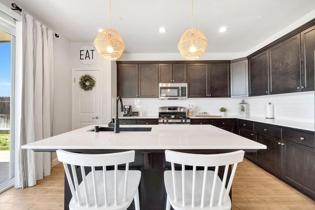 2752 Pontiac Avenue, Clovis, CA 93611