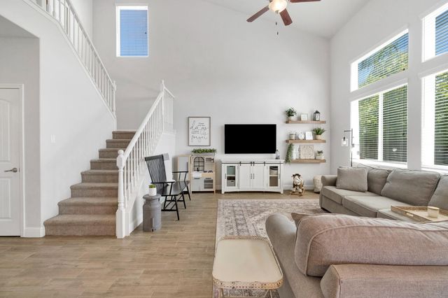 2752 Pontiac Avenue, Clovis, CA 93611