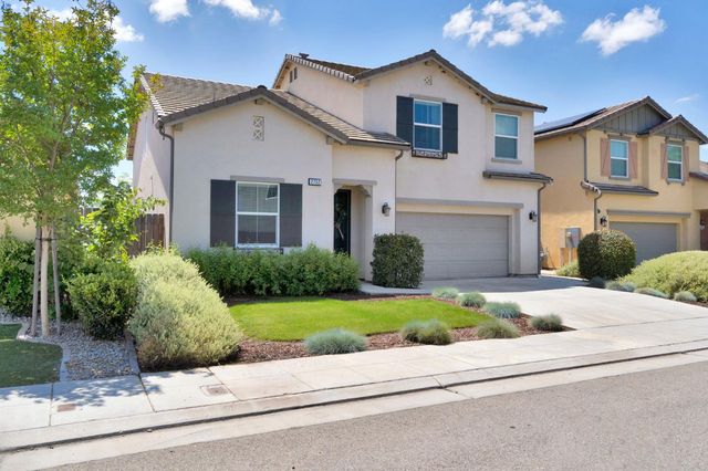 2752 Pontiac Avenue, Clovis, CA 93611