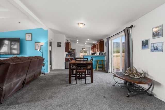 38521 Tekoa Idaho Rd, Tekoa, WA 99033