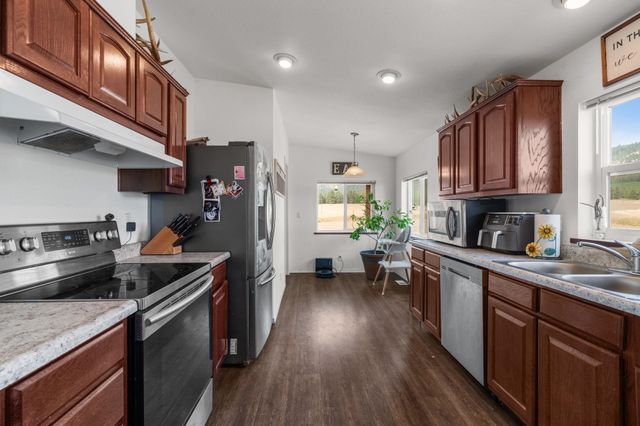 38521 Tekoa Idaho Rd, Tekoa, WA 99033