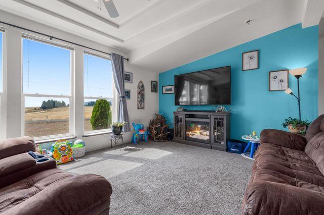 38521 Tekoa Idaho Rd, Tekoa, WA 99033