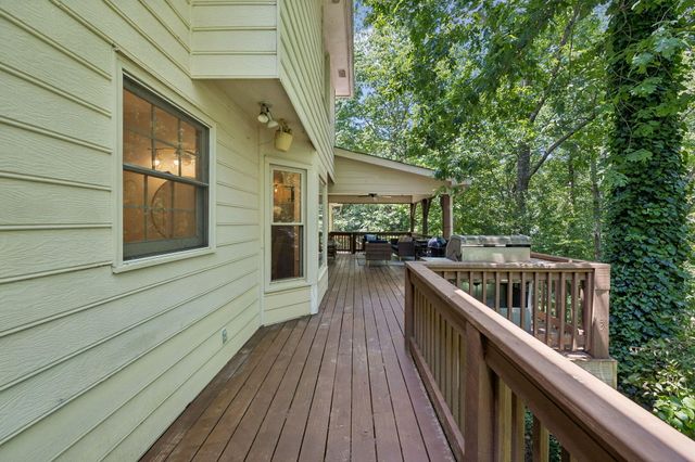 501 N Palisades Drive, Signal Mountain, TN 37377