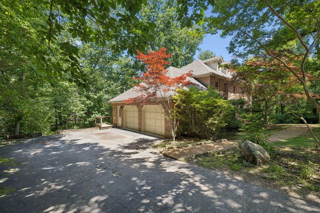 501 N Palisades Drive, Signal Mountain, TN 37377