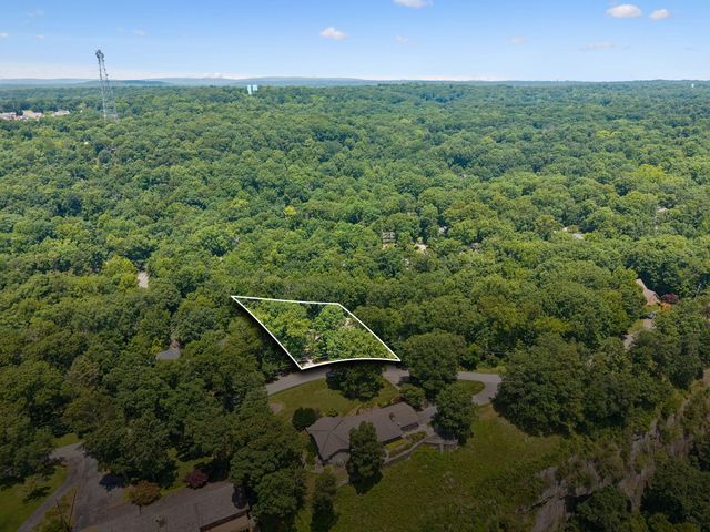 501 N Palisades Drive, Signal Mountain, TN 37377