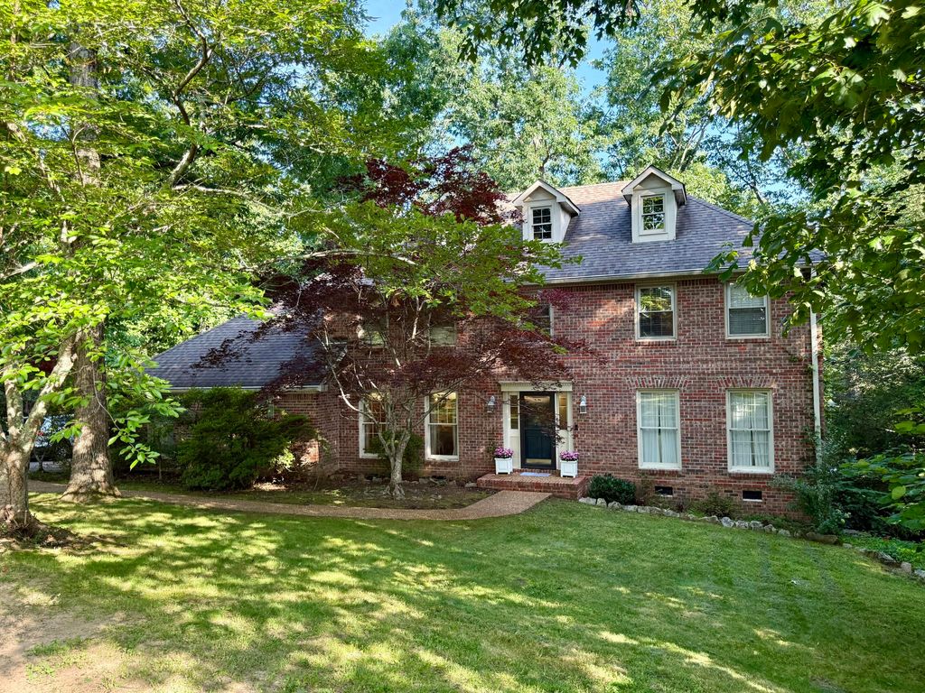 501 N Palisades Drive, Signal Mountain, TN 37377