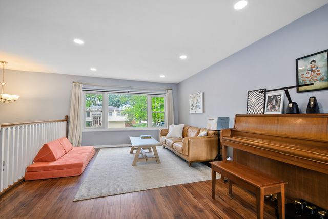 16242 Olcott Avenue, Tinley Park, IL 60477