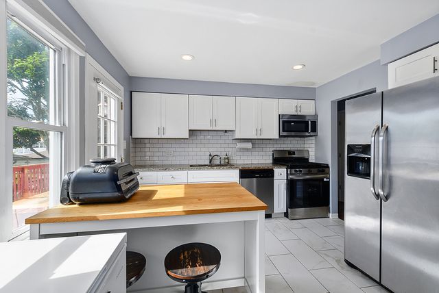 16242 Olcott Avenue, Tinley Park, IL 60477