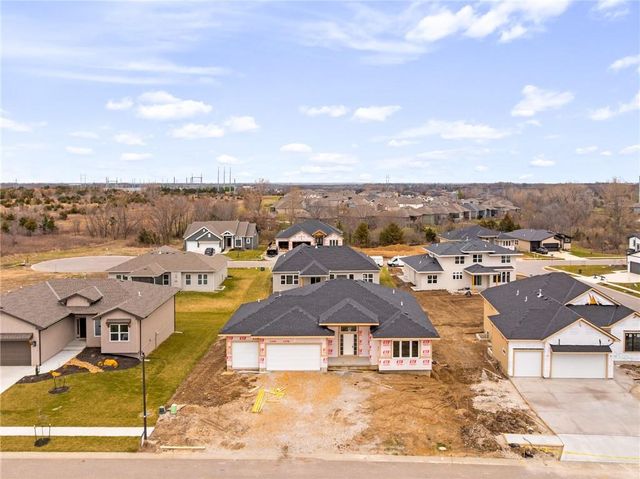 25010 W 89th Terrace, Lenexa, KS 66227