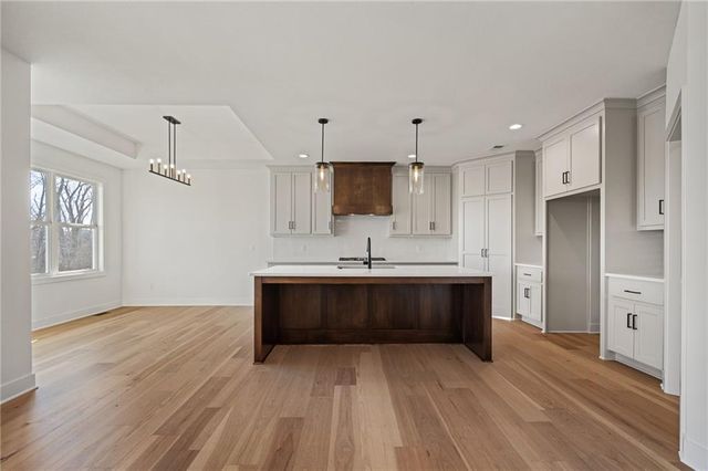 25010 W 89th Terrace, Lenexa, KS 66227