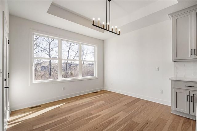 25010 W 89th Terrace, Lenexa, KS 66227