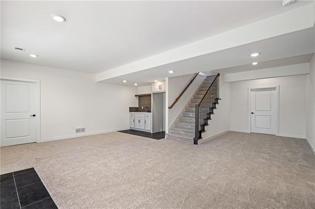 25010 W 89th Terrace, Lenexa, KS 66227