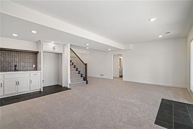 25010 W 89th Terrace, Lenexa, KS 66227