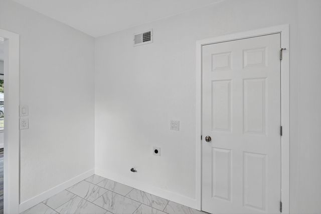 4013 8th Street, Des Moines, IA 50313