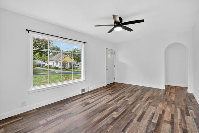 4013 8th Street, Des Moines, IA 50313