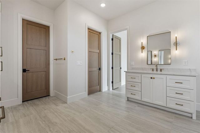 2009 Colonial Way, Edmond, OK 73025
