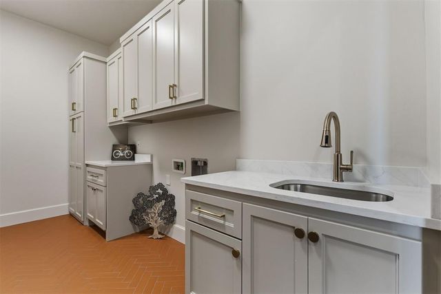 2009 Colonial Way, Edmond, OK 73025