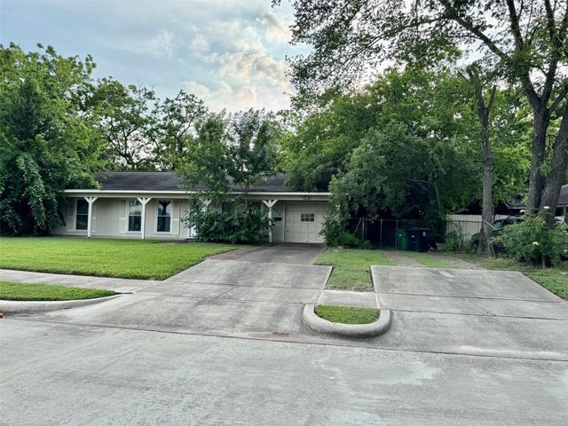 3917 Willow Springs Lane, Houston, TX 77080