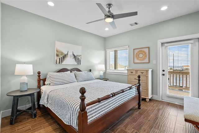 22318 Vista Del Mar, Galveston, TX 77554