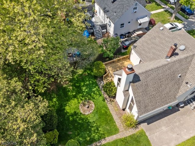 43 Elm Hill Rd, Clifton City, NJ 07013