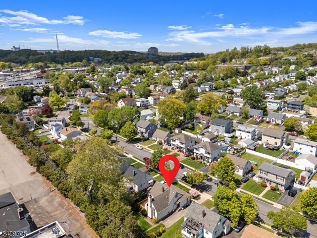 43 Elm Hill Rd, Clifton City, NJ 07013