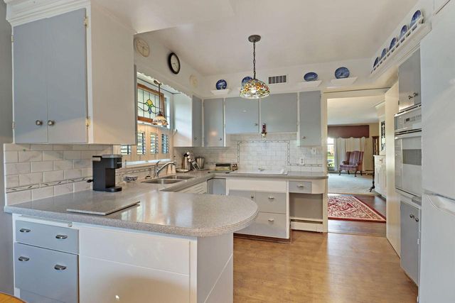 7769 3rd AVENUE, Kenosha, WI 53143