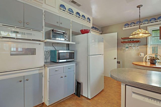 7769 3rd AVENUE, Kenosha, WI 53143