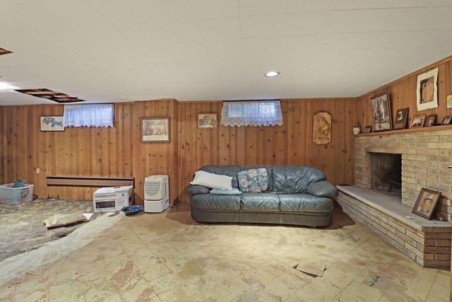 7769 3rd AVENUE, Kenosha, WI 53143