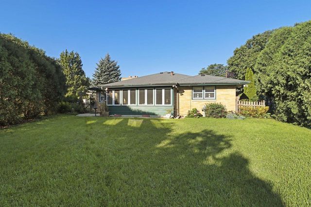 7769 3rd AVENUE, Kenosha, WI 53143