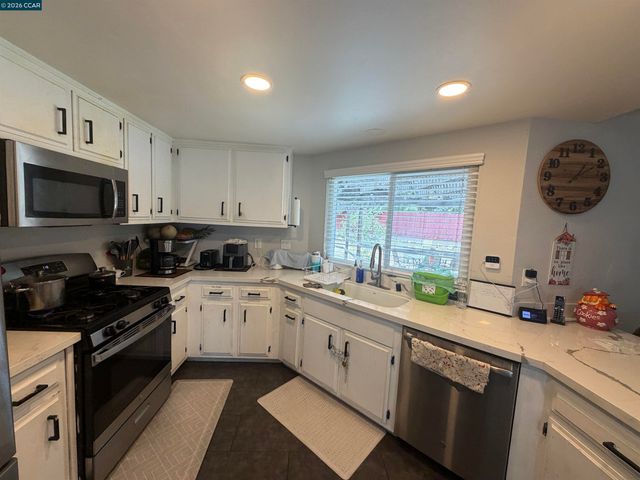 1408 Oakmont Pl, Pittsburg, CA 94565