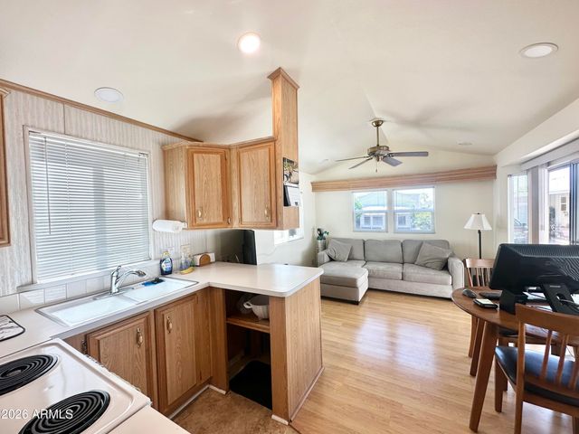 111 S GREENFIELD Road 809, Mesa, AZ 85206