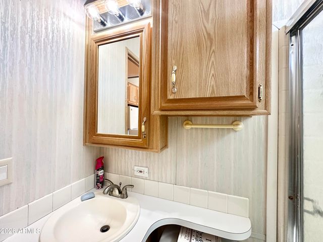 111 S GREENFIELD Road 809, Mesa, AZ 85206