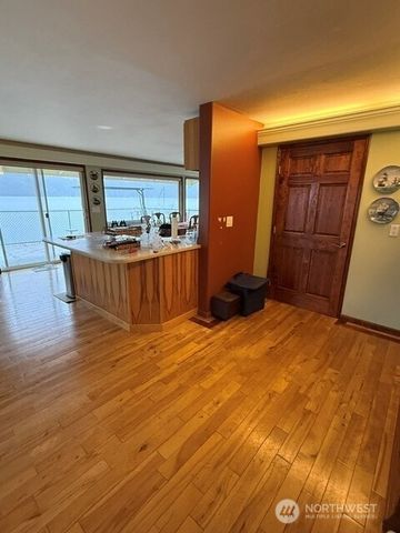 11071 E State Route 106, Union, WA 98592