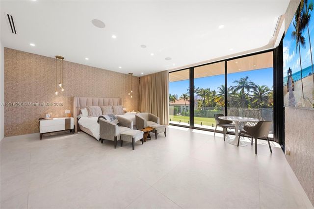 1102 Washington St, Hollywood, FL 33019