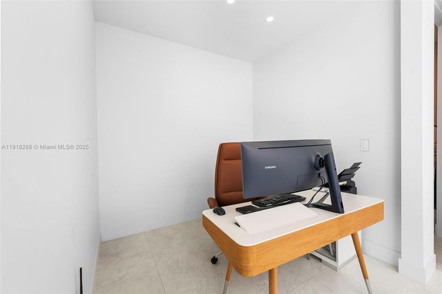 1102 Washington St, Hollywood, FL 33019