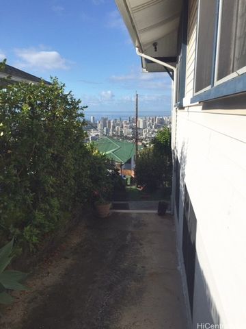 2207 St Louis Drive, Honolulu, HI 96822