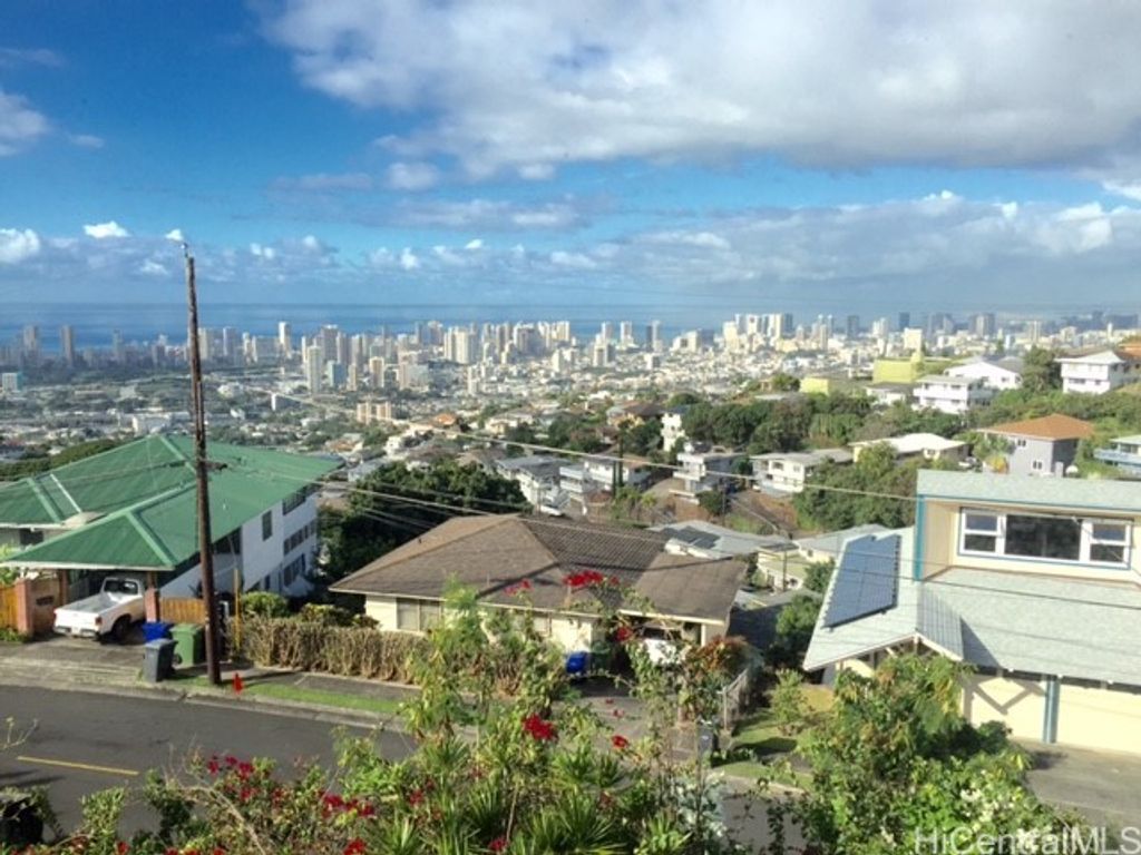 2207 St Louis Drive, Honolulu, HI 96822