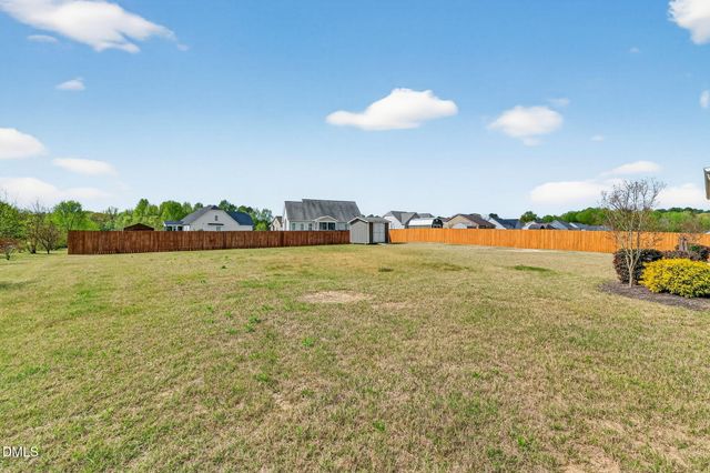 25 Cornfield Lane, Benson, NC 27504