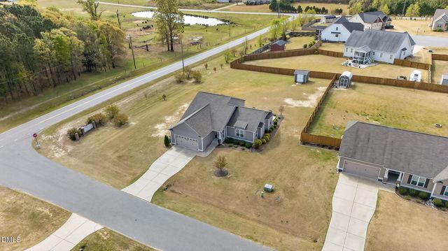 25 Cornfield Lane, Benson, NC 27504