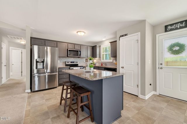 25 Cornfield Lane, Benson, NC 27504