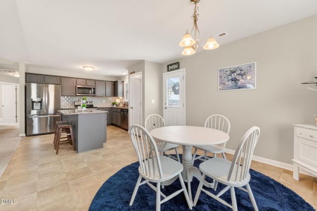 25 Cornfield Lane, Benson, NC 27504