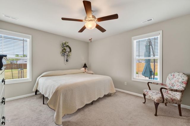 25 Cornfield Lane, Benson, NC 27504