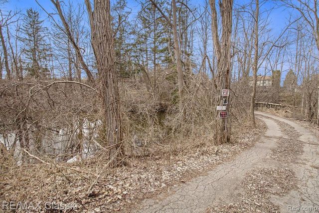 23775 Inkster Road, Farmington Hills, MI 48336