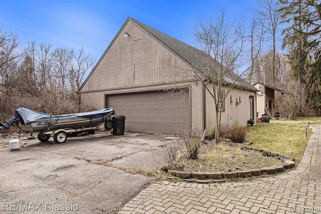 23775 Inkster Road, Farmington Hills, MI 48336