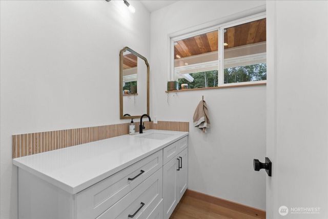 188 Sparrow Lane, Castle Rock, WA 98611